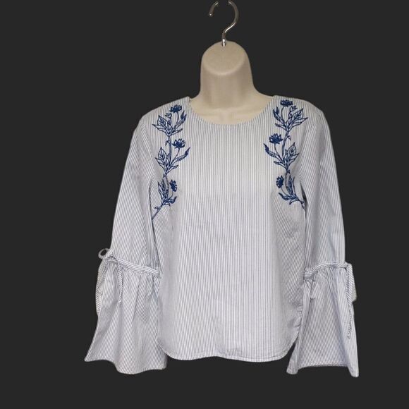 Dizzy Lizzy Bell Sleeve Embroidery Floral Blue Striped Top Size XS - Picture 3 of 11